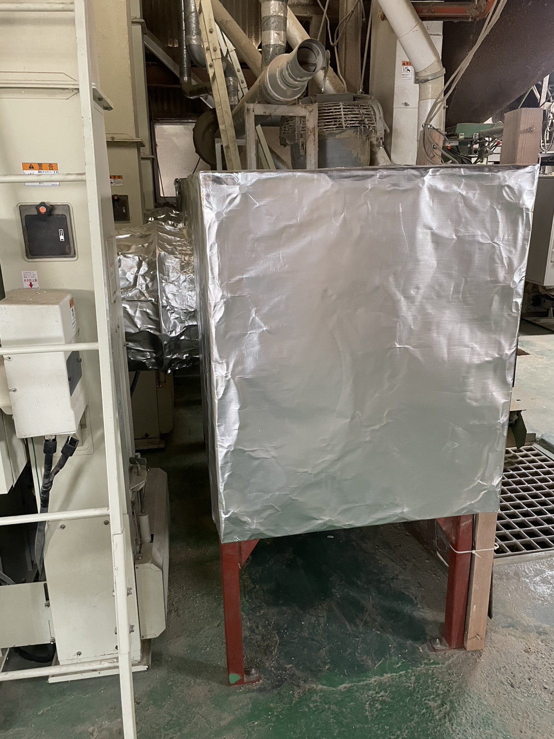 愛知遮熱 精米機 施工後