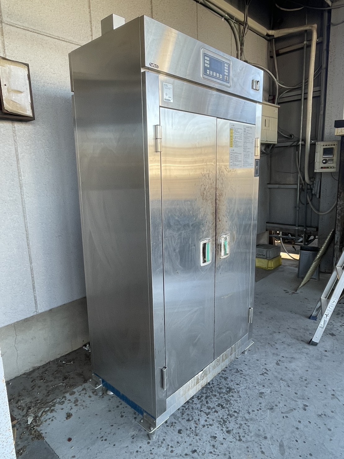 愛知遮熱 小型加熱機装置 施工前